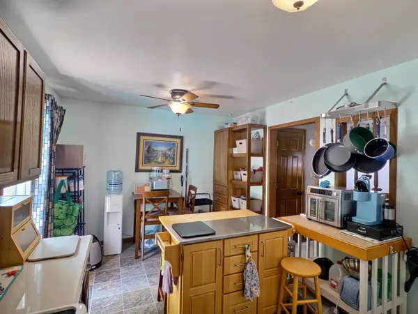 920 Cherry Hills, Newton, KS 67114