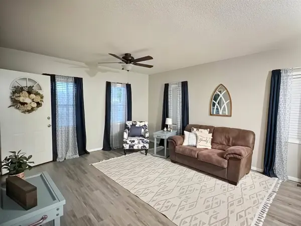 121 SE 5th, Newton, KS 67114