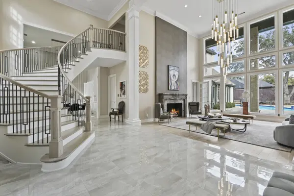 17632 Harbord Oaks Cir, Dallas, TX 75252-4964