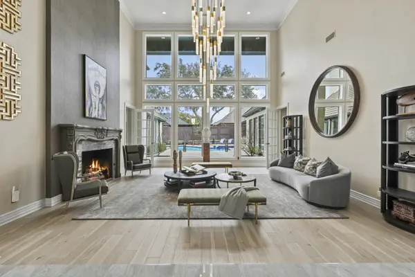 17632 Harbord Oaks Cir, Dallas, TX 75252-4964