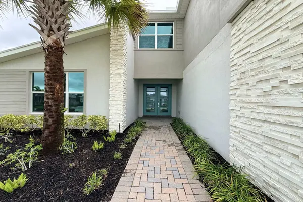 10710 SW Hensley ST, Port St Lucie, FL 34987