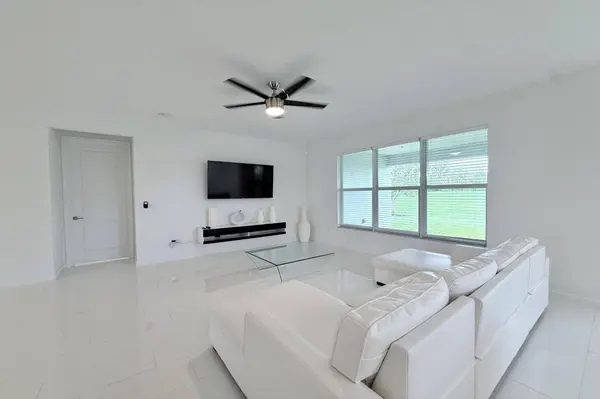 10710 SW Hensley ST, Port St Lucie, FL 34987