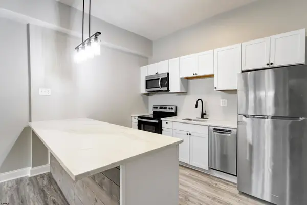 23 S Little Rock Ave, Ventnor, NJ 08406