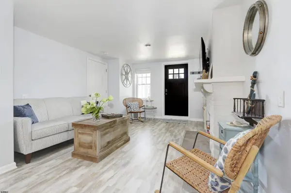 18 N Newark Ave, Ventnor, NJ 08406