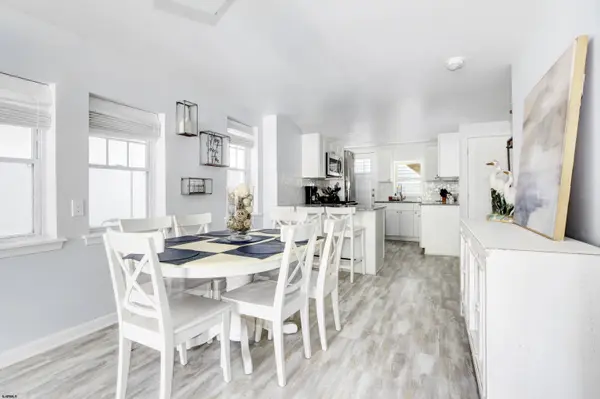 18 N Newark Ave, Ventnor, NJ 08406