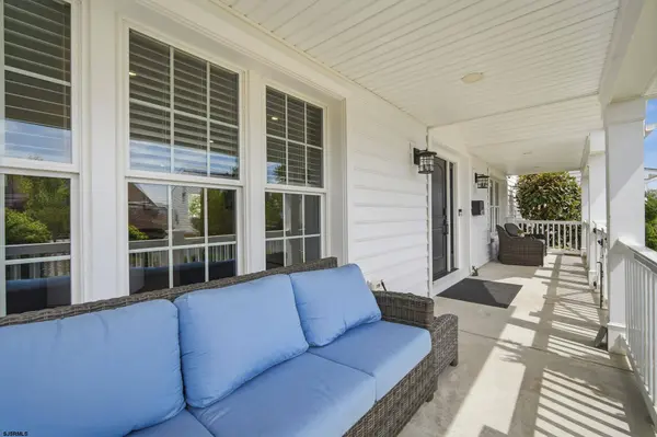 407 N Douglas Ave, Margate, NJ 08402