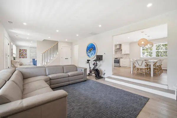 407 N Douglas Ave, Margate, NJ 08402