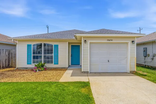 7674 Chablis CIR, Navarre, FL 32566