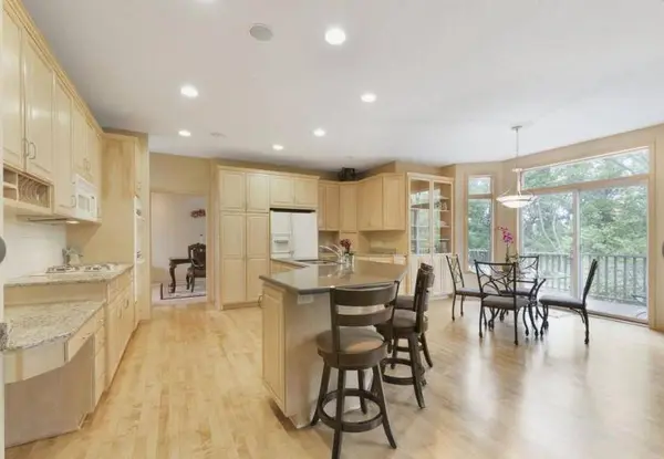 8217 W 93rd Street CIR, Bloomington, MN 55438