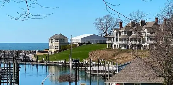 Buying or Selling in Bratenahl, Ohio's Lakefront Village