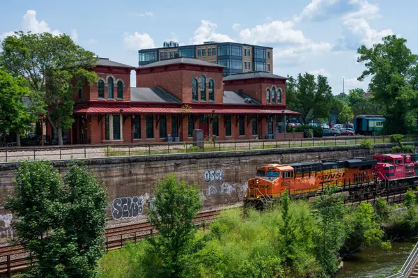 Move-Up Buyers in Kent: Trading a Starter Home Near Campus for More Space