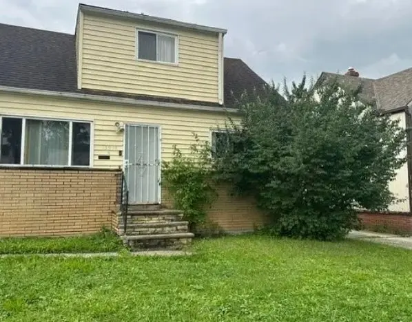 15914 Clearview Ave, Cleveland, OH 44128: Affordable 4-Bedroom Home With Built-In Rental Income Potential