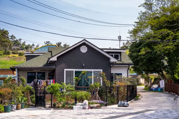 Move-Up Buyers in Stow: Trading a Starter Home for Space and Schools