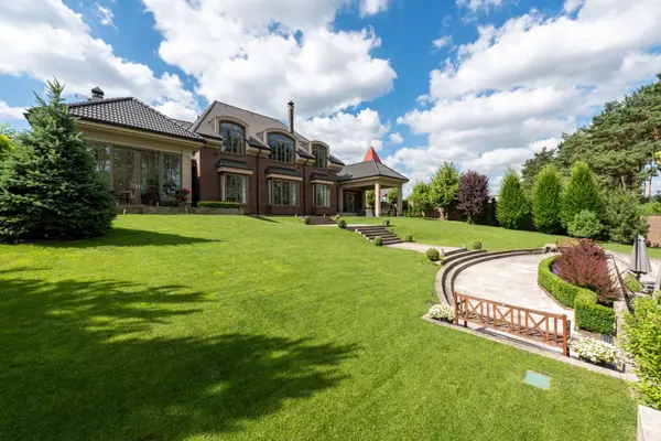 Pepper Pike Estate Lots: What You're Actually Paying For Beyond the House