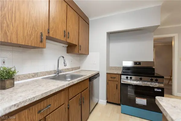 1612 Longwood DR, Mayfield Heights, OH 44124