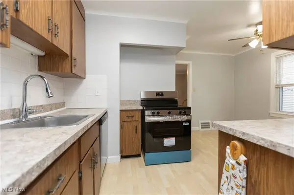 1612 Longwood DR, Mayfield Heights, OH 44124