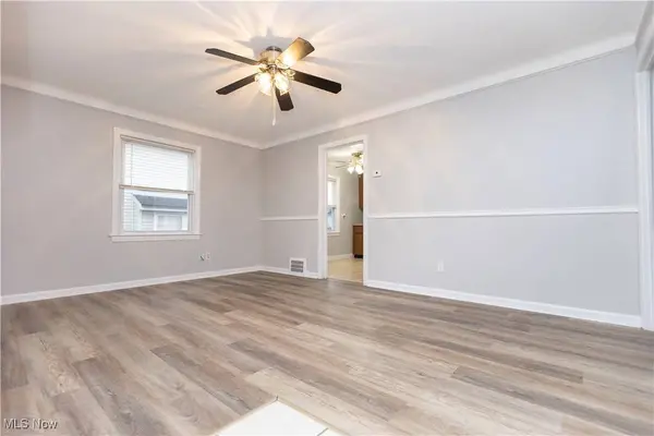 1612 Longwood DR, Mayfield Heights, OH 44124