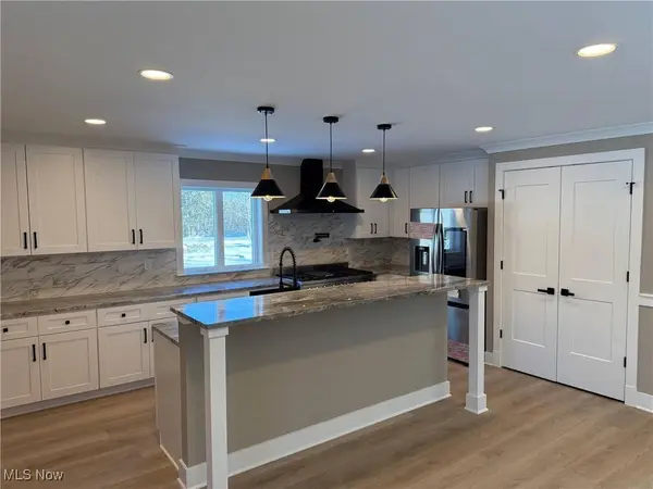 3940 Ellendale RD, Chagrin Falls, OH 44022