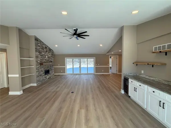 3940 Ellendale RD, Chagrin Falls, OH 44022