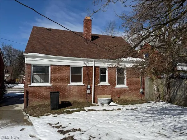 5713 South BLVD, Maple Heights, OH 44137