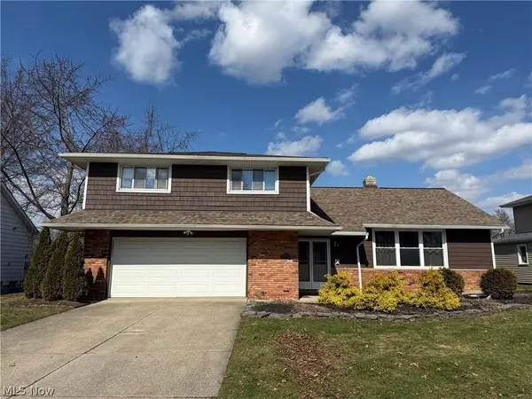 2021 Aldersgate DR, Lyndhurst, OH 44124