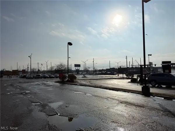 4635 Northfield RD #3, North Randall, OH 44128