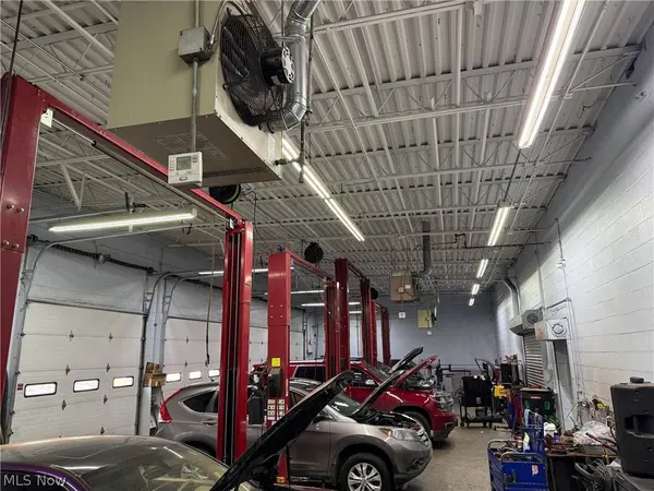 4635 Northfield RD, North Randall, OH 44128