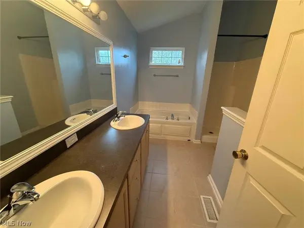 2541 Redtail CT, Twinsburg, OH 44087