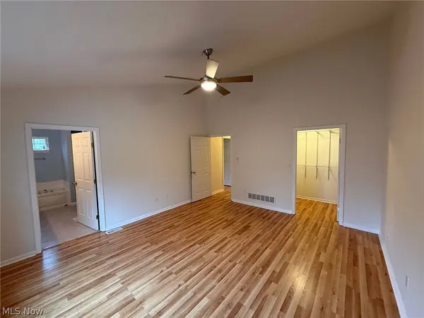 2541 Redtail CT, Twinsburg, OH 44087