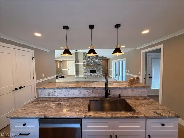 3940 Ellendale RD, Chagrin Falls, OH 44022