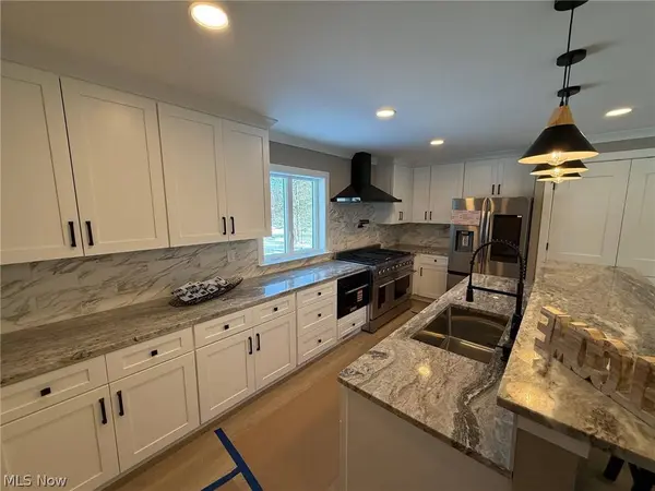 3940 Ellendale RD, Chagrin Falls, OH 44022