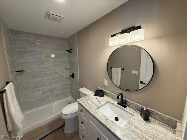 3940 Ellendale RD, Chagrin Falls, OH 44022