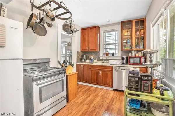 1275 Donald AVE, Lakewood, OH 44107