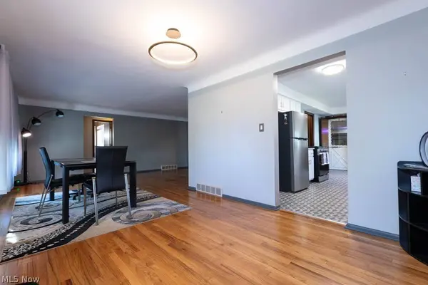 5180 Thornbury RD, Lyndhurst, OH 44124