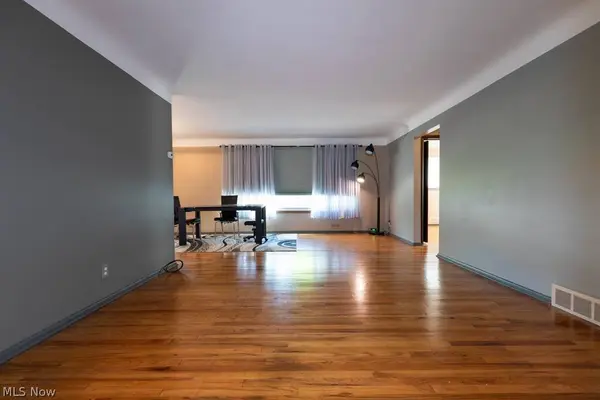 5180 Thornbury RD, Lyndhurst, OH 44124