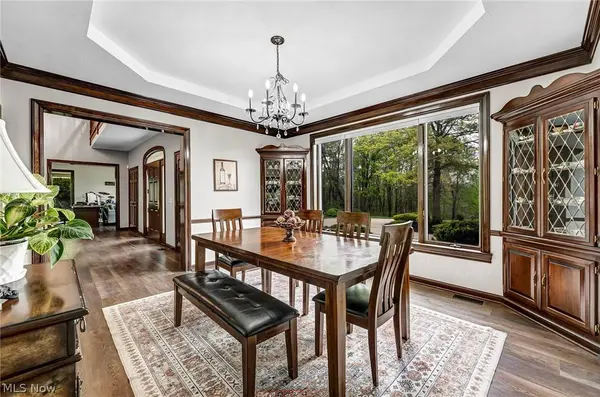 885 McKee TRL, Hinckley, OH 44233
