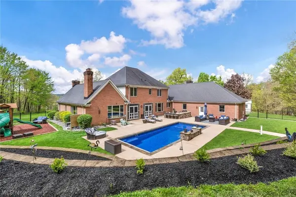 885 McKee TRL, Hinckley, OH 44233