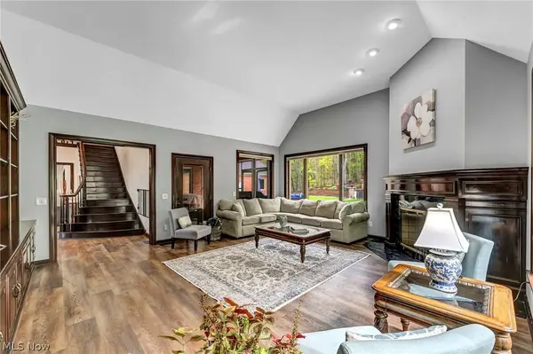 885 McKee TRL, Hinckley, OH 44233