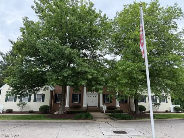 255 Park PL, Chagrin Falls, OH 44022