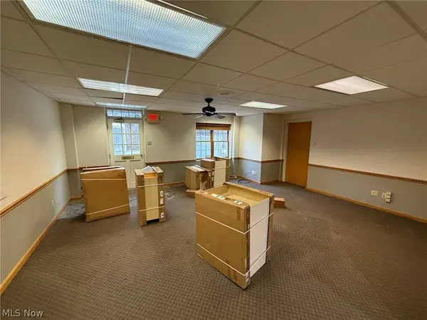 255 Park PL, Chagrin Falls, OH 44022