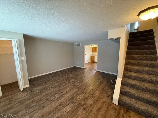 1582 Lee Terrace DR, Wickliffe, OH 44092