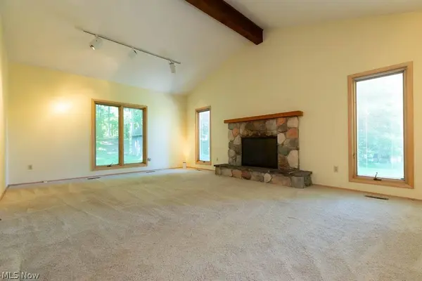 7360 Ledgewood DR, Kirtland, OH 44094