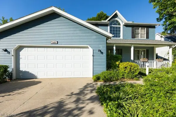 1273 Sharonbrook DR, Twinsburg, OH 44087