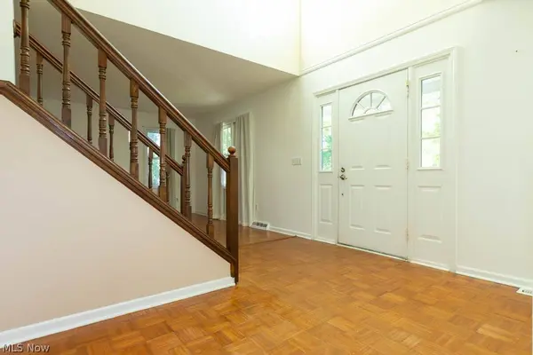 1273 Sharonbrook DR, Twinsburg, OH 44087