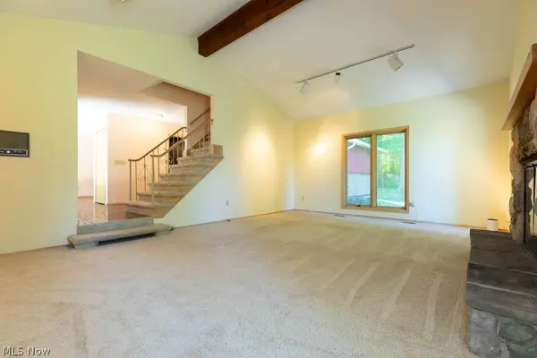 7360 Ledgewood DR, Kirtland, OH 44094