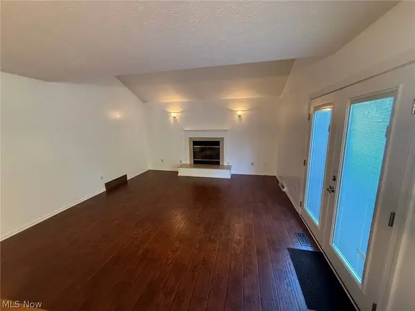 1273 Sharonbrook DR, Twinsburg, OH 44087