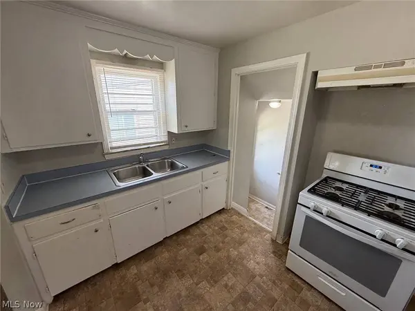 411 E 264th ST, Euclid, OH 44132