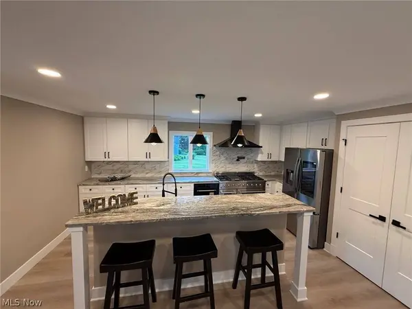 3940 Ellendale RD, Chagrin Falls, OH 44022