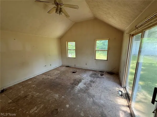 579 Helper DR, Bedford, OH 44146