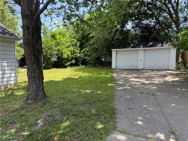 579 Helper DR, Bedford, OH 44146